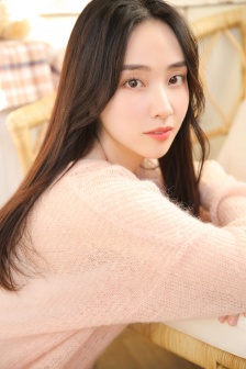 18岁国色天香美女